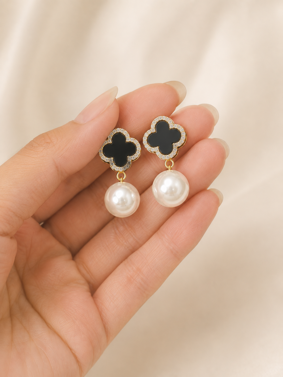 Claire Pearl Earrings