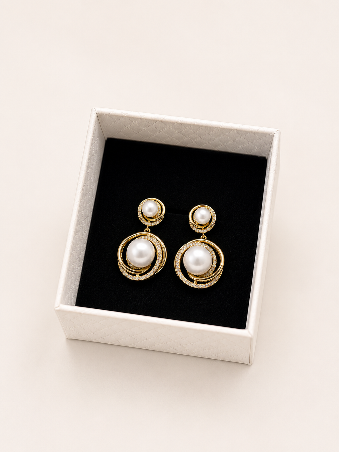 Eleanor Pearl Earrings