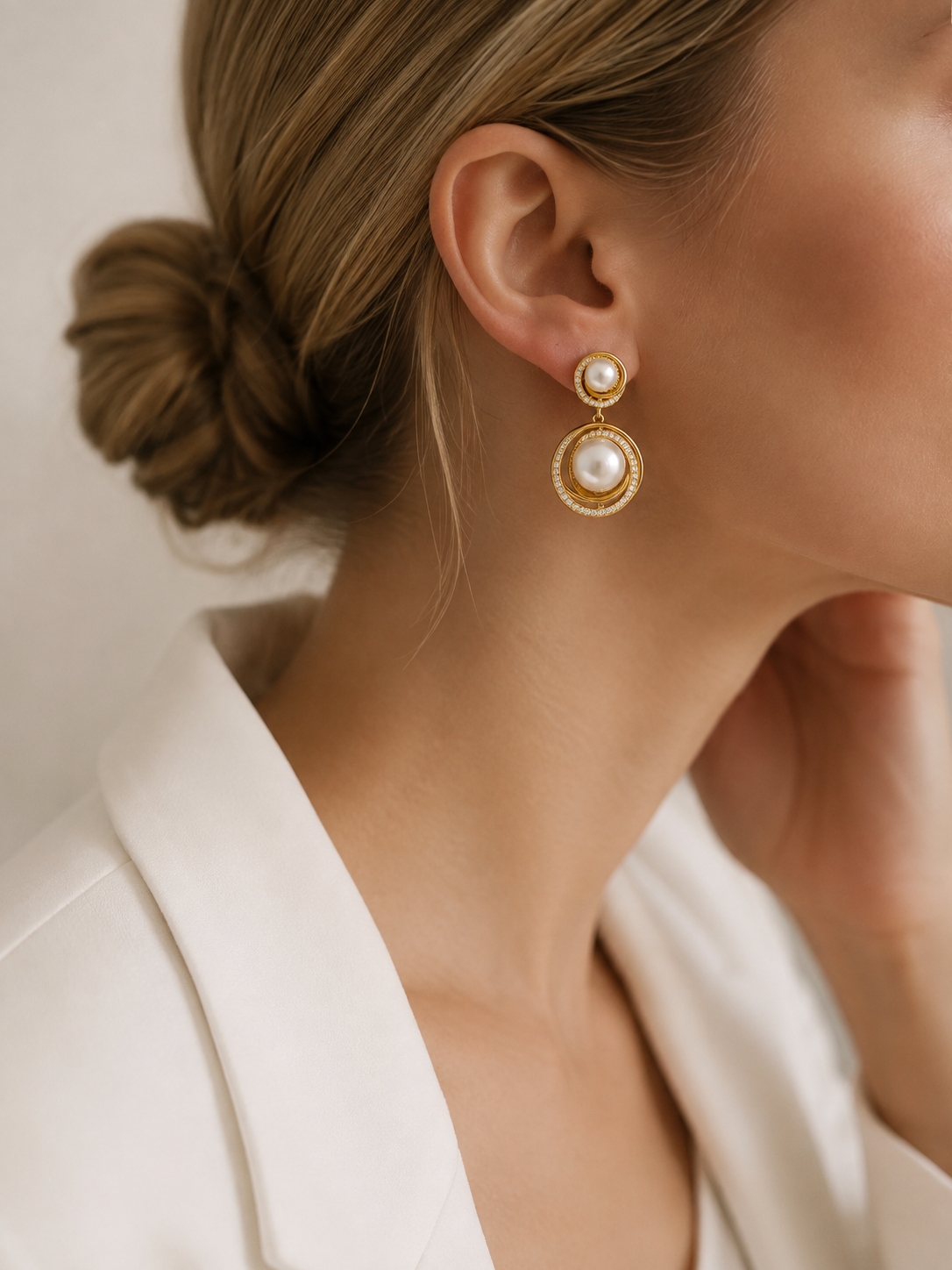 Eleanor Pearl Earrings