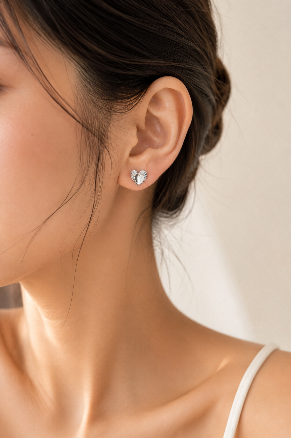 Heart Stud White Gold Earrings
