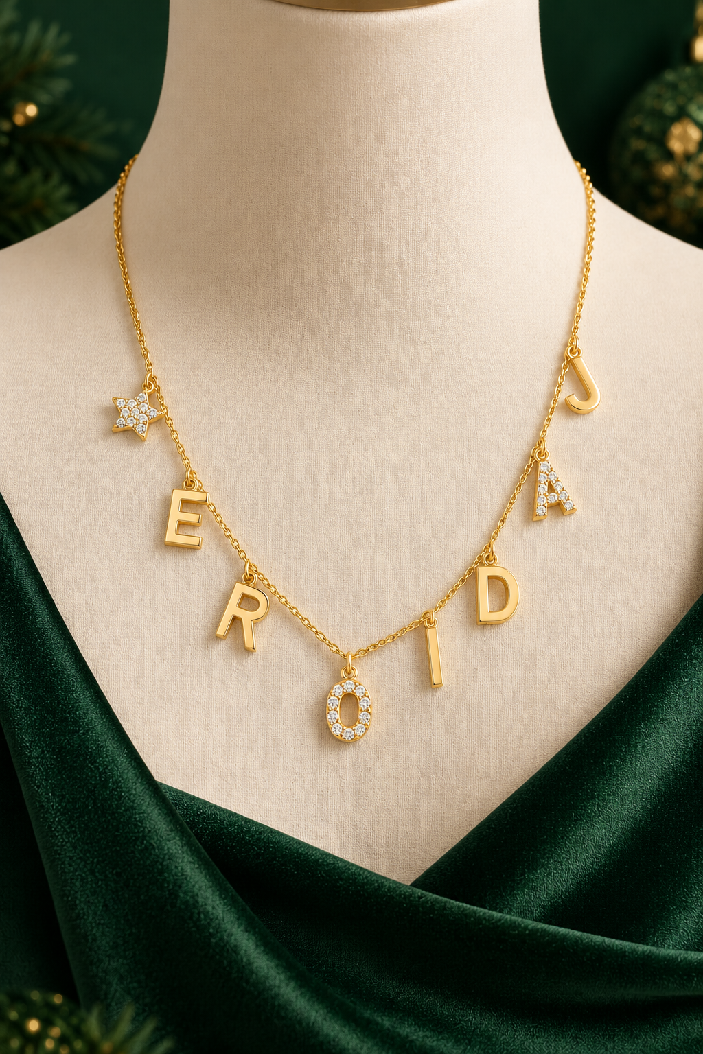 The Étoile 18K Gold Initial Charm Necklace