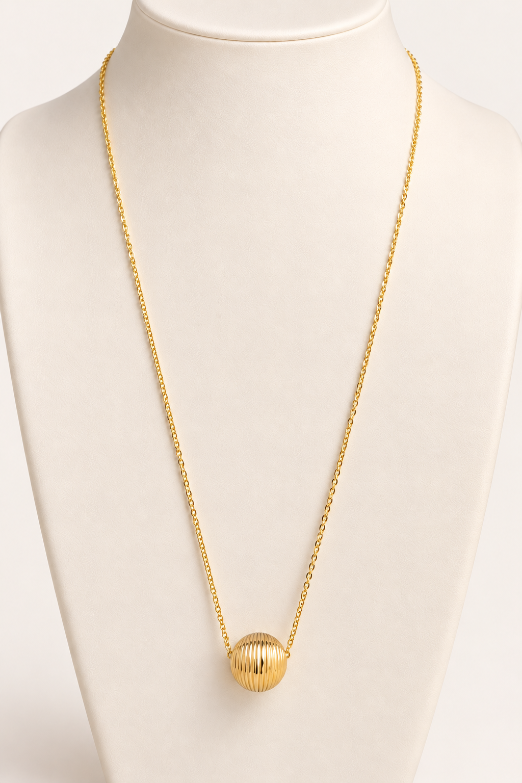 The Solène Gold Sphere Necklace | 18K Yellow Gold